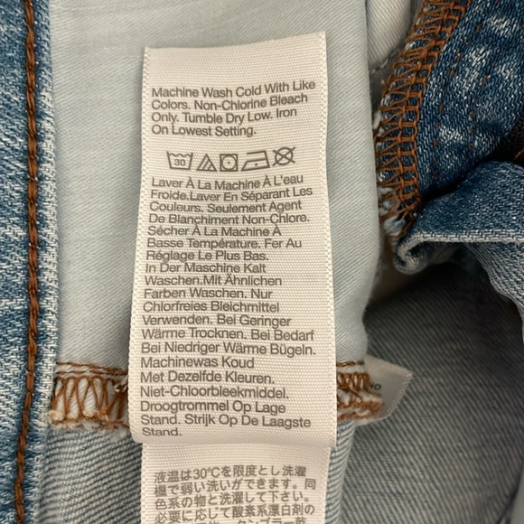 Madewell High-Rise Jean Short - Picture 9 of 12